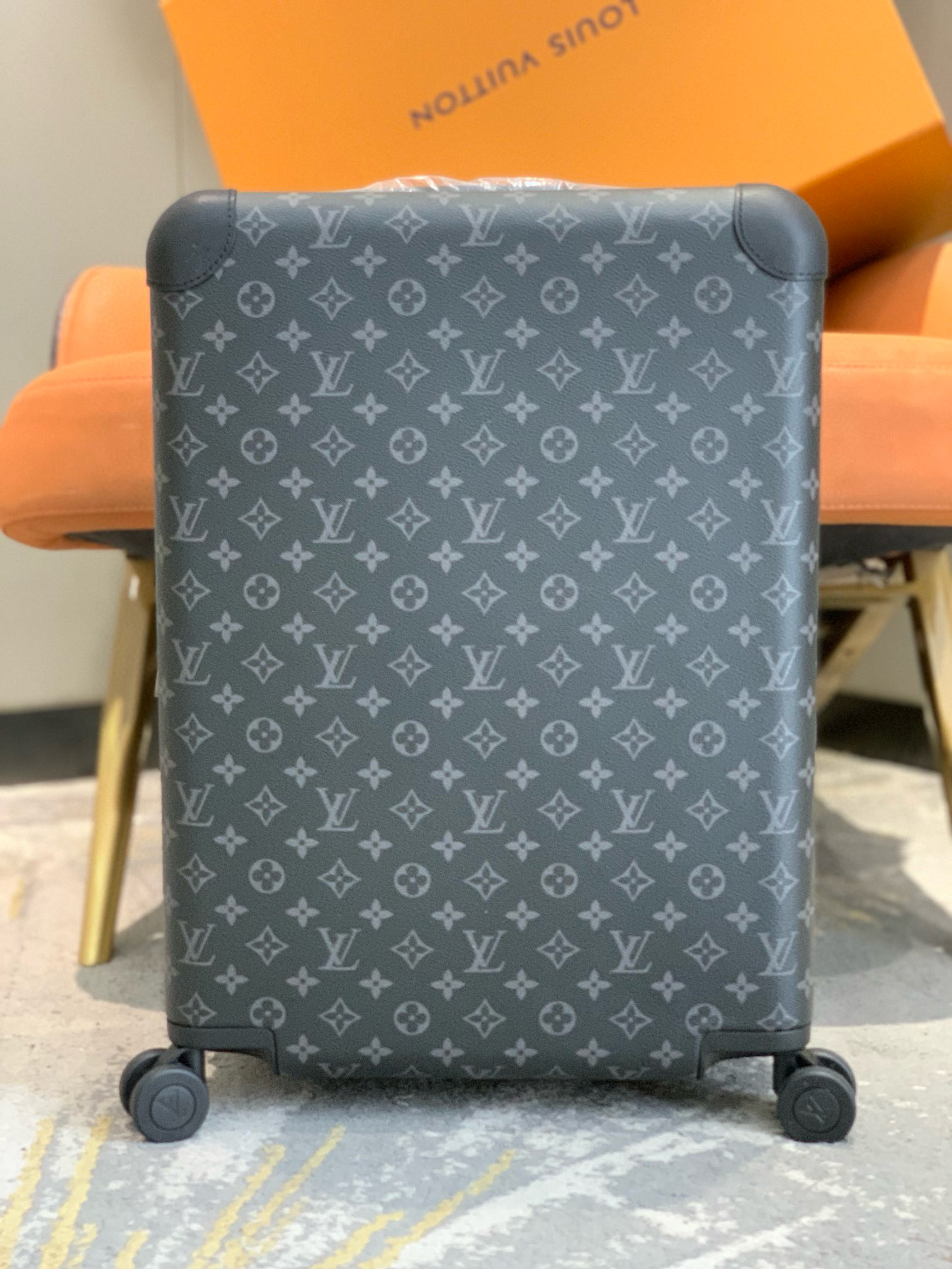 BGSC1003-1.jpg Louis Vuitton Suitcase – BGSC1003 – Bild 1