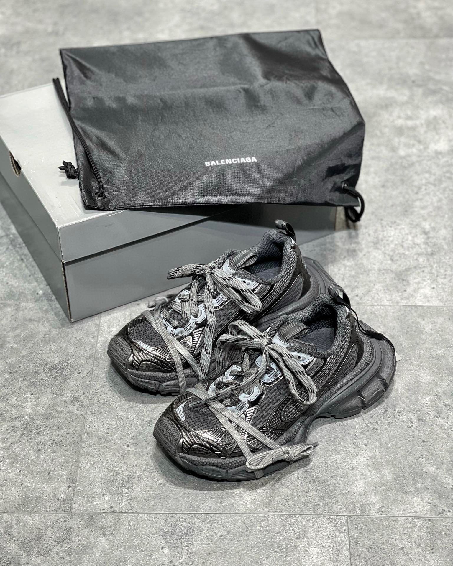 3XL Sneaker – BLNC1166