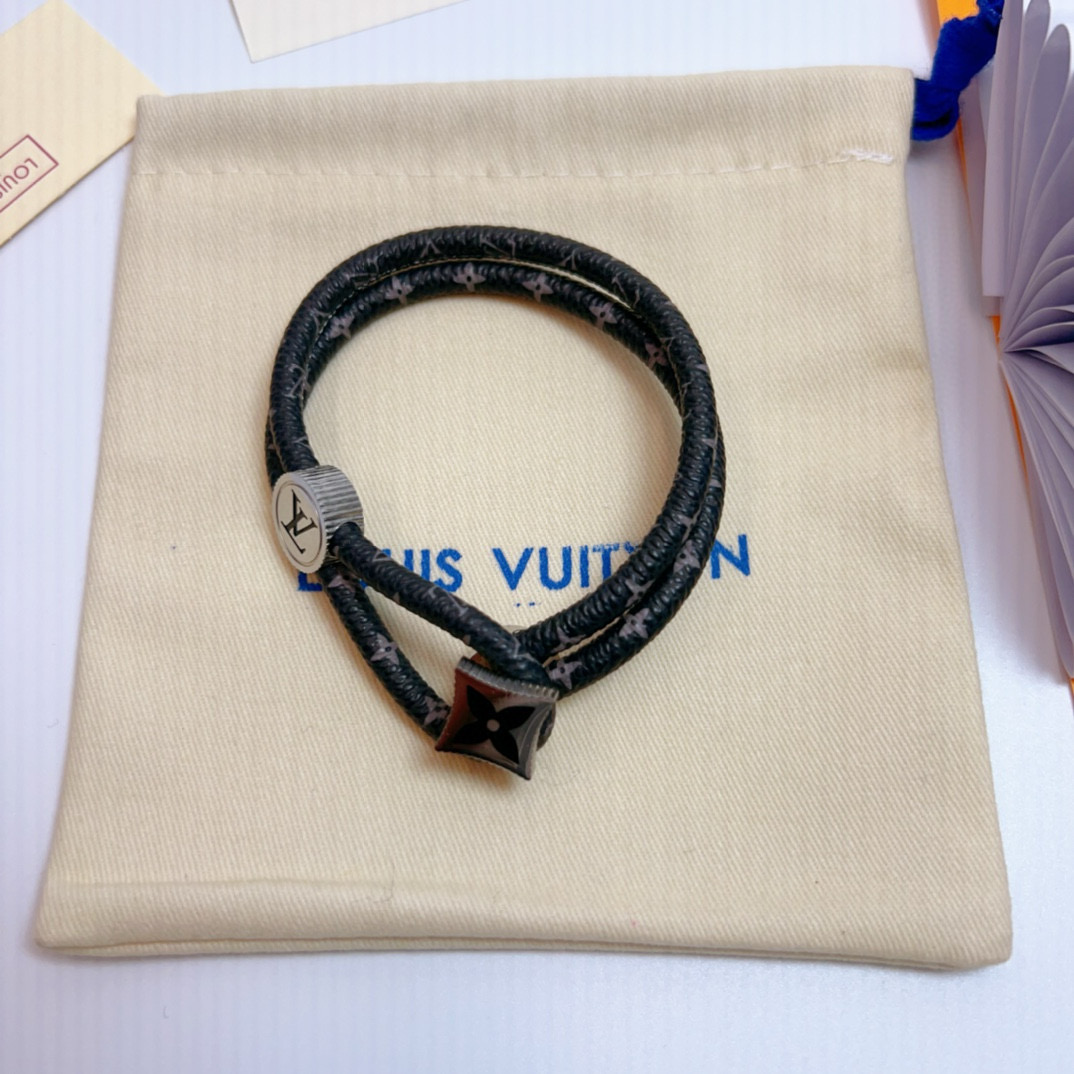 Louis Vuitton Bracelet – JWRY1043