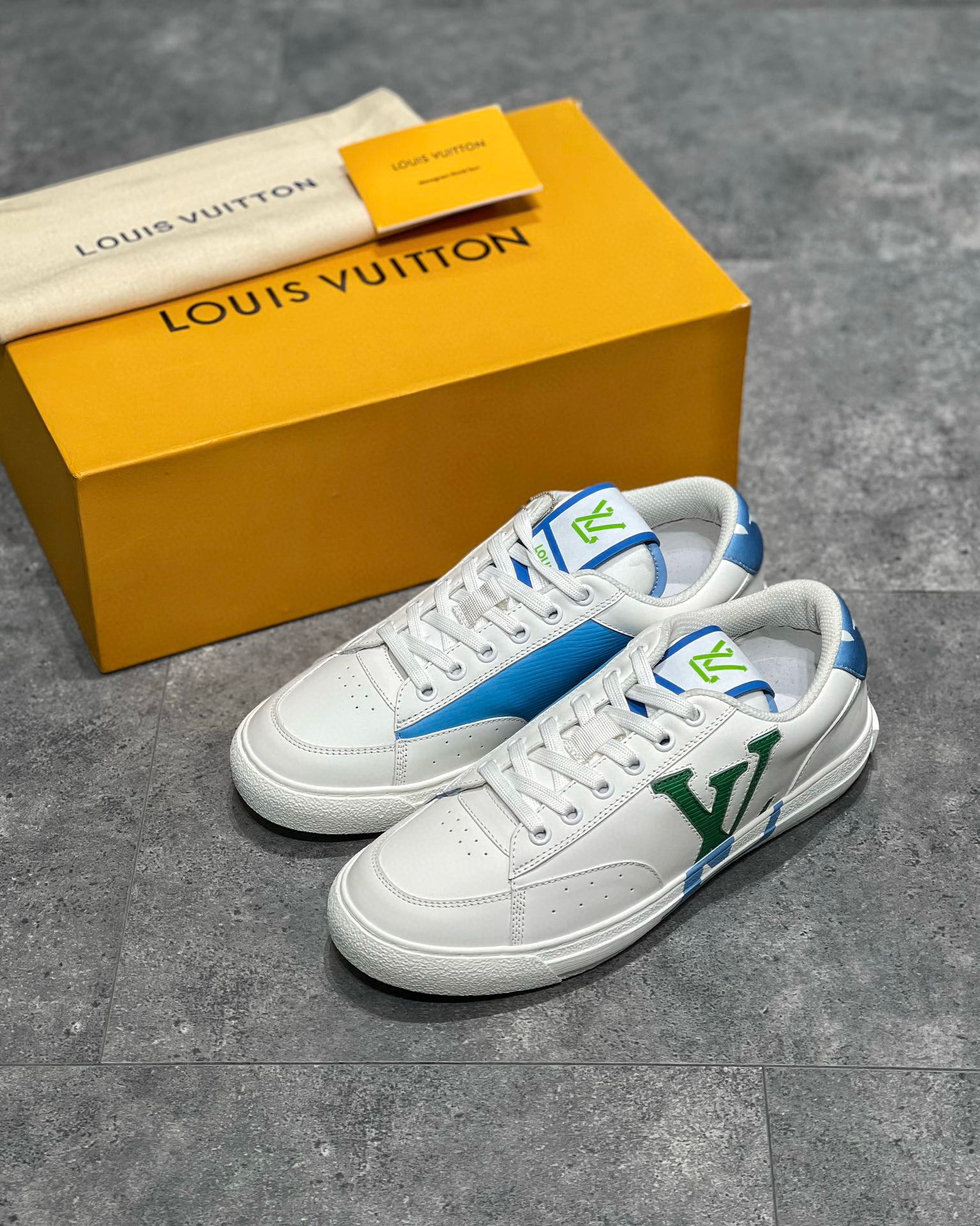 LSVT1302-1.jpg Louis Vuitton Sneaker – LSVT1302 - Image 1