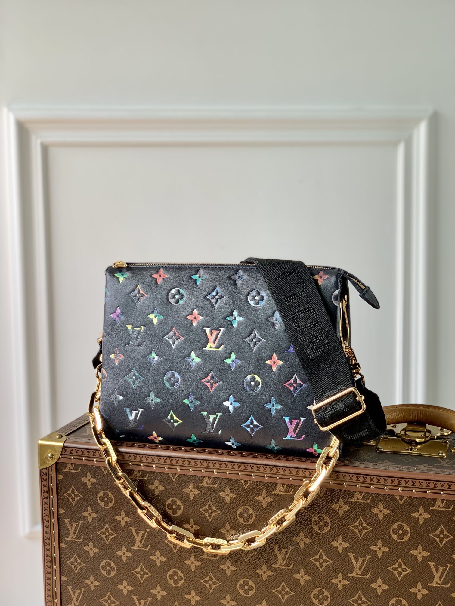 LVSH1195-1.jpg Louis Vuitton Shoulder Bag – LVSH1195 - Image 1
