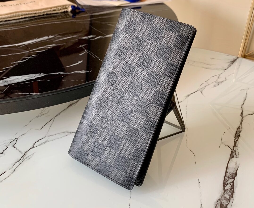Louis Vuitton Wallet – MWLT1032