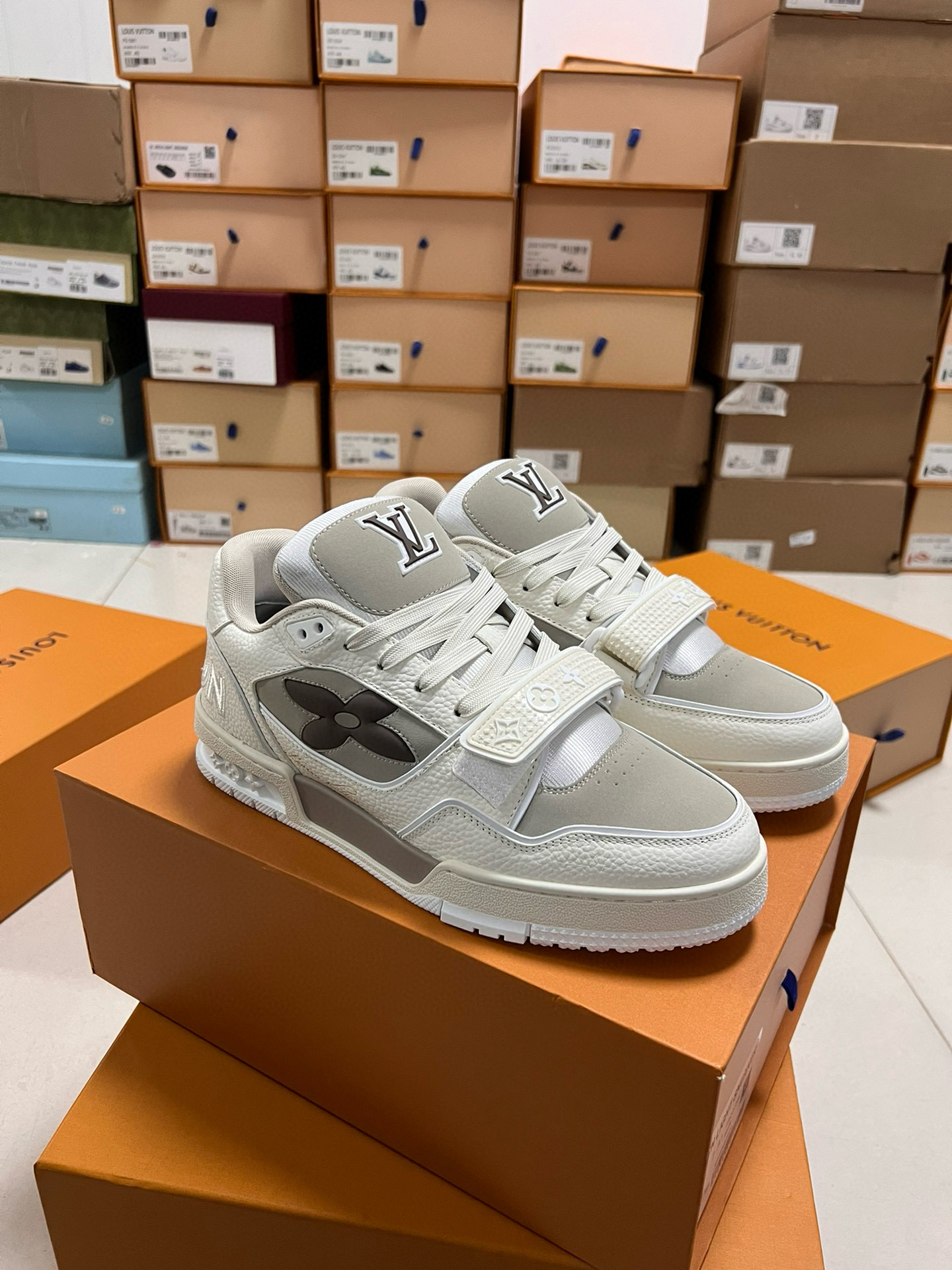 Louis Vuitton Sneaker – LSVT1366