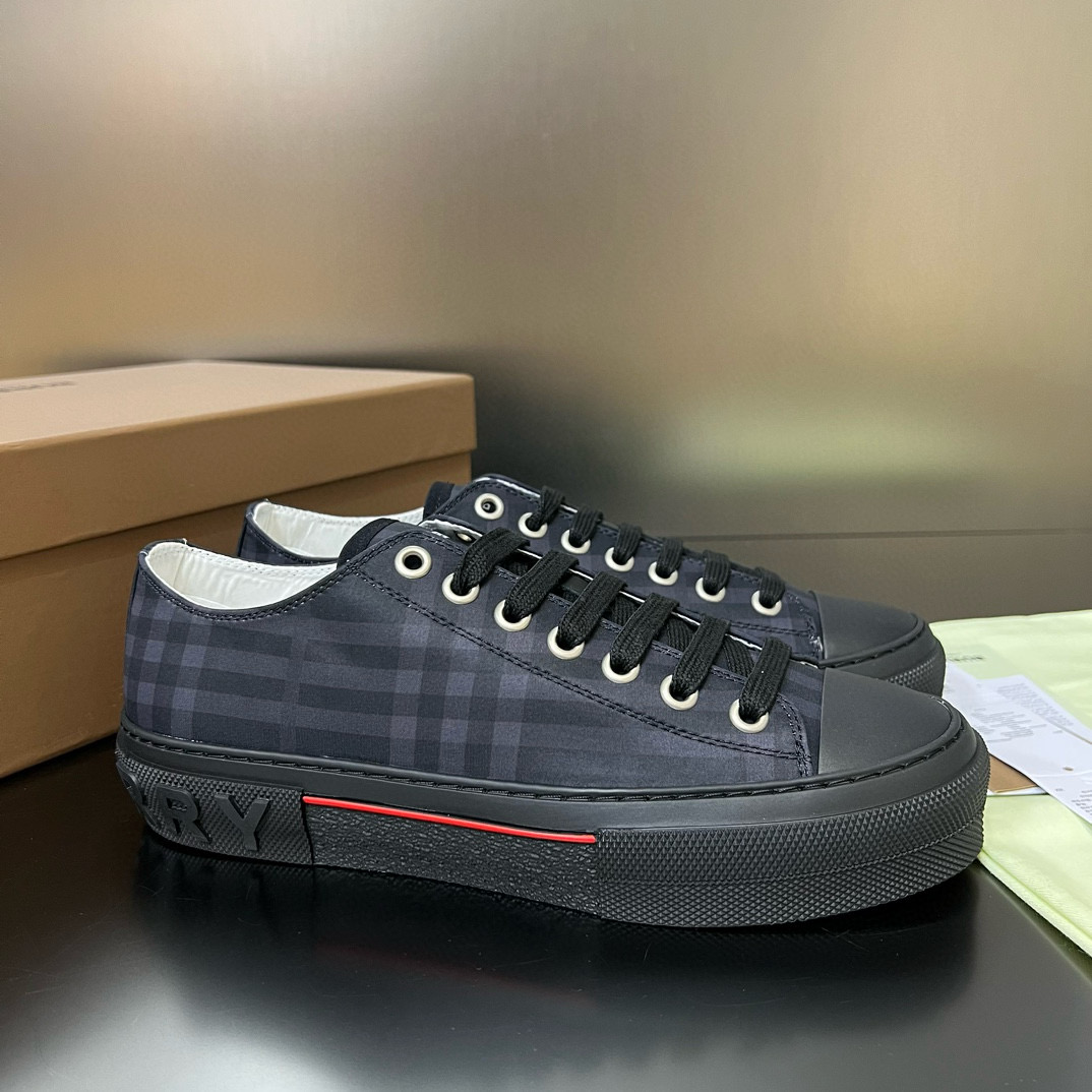 BBRY1028-2.jpg Burberry Sneaker – BBRY1028 - Image 1
