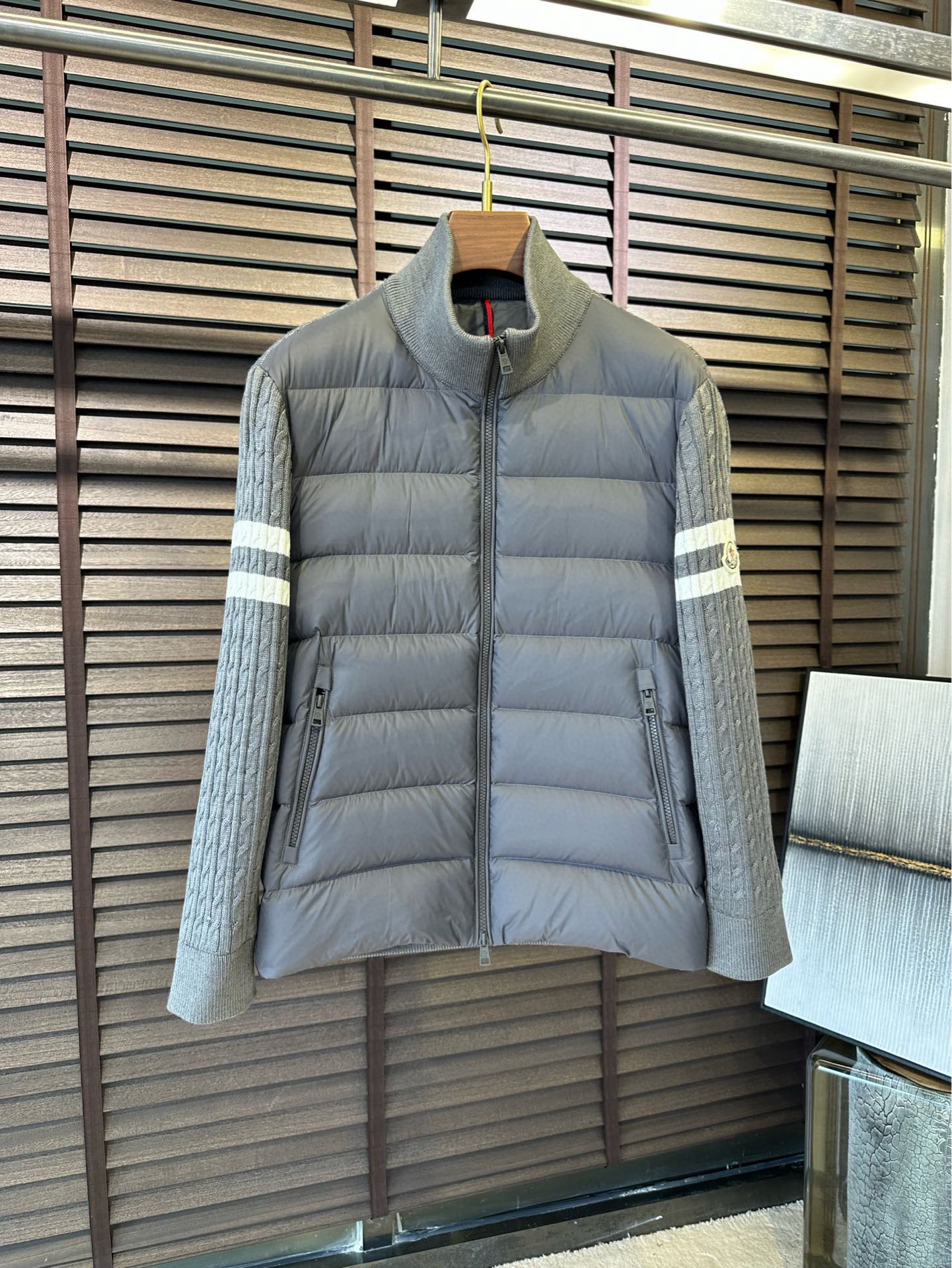 Moncler Zip Sweater – SWHO2550