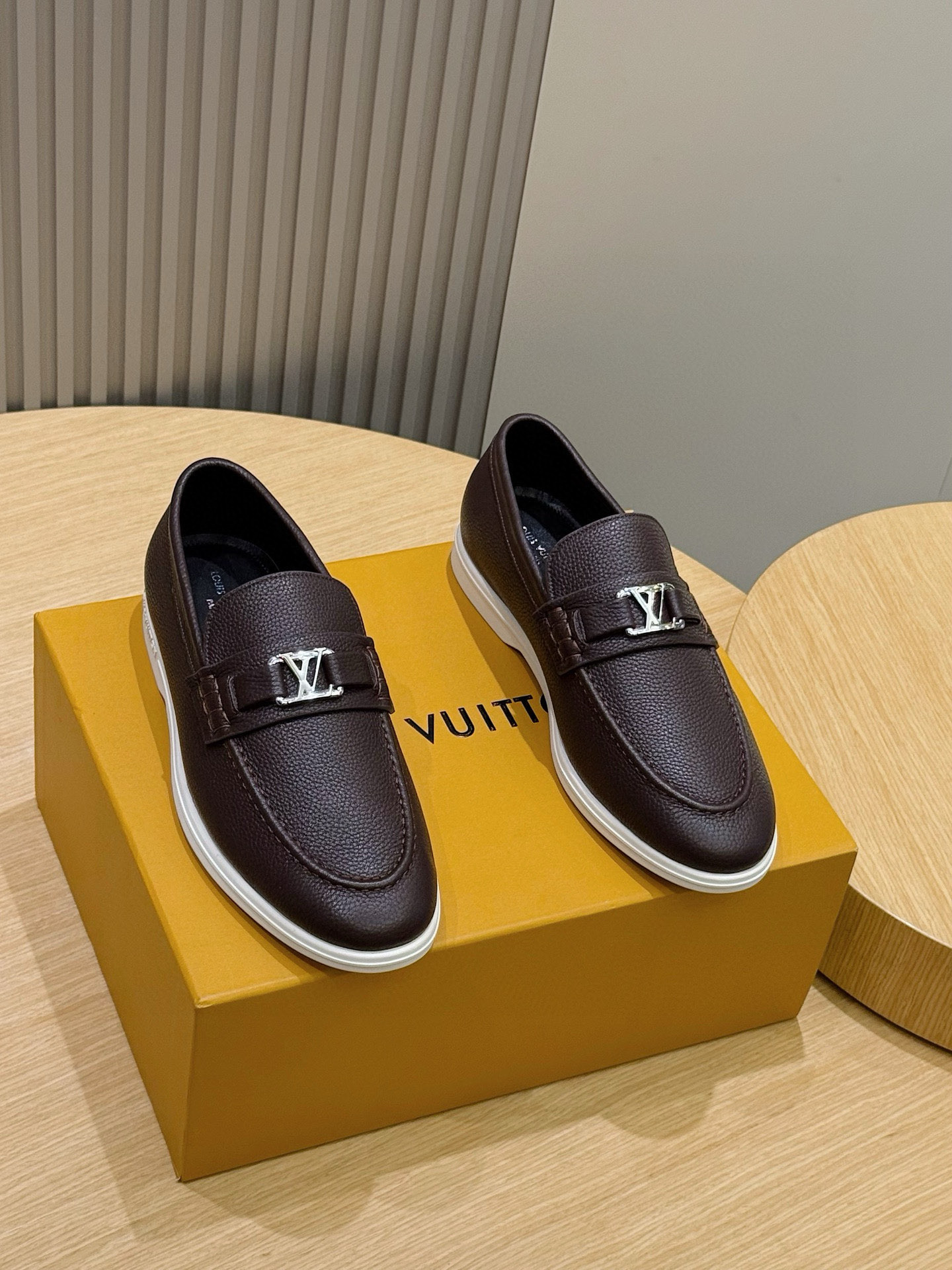 Louis Vuitton Loafer – LSVT1476