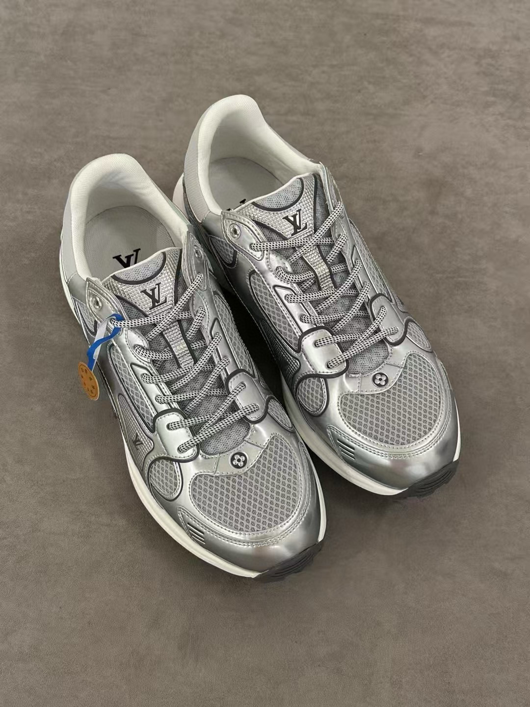 Louis Vuitton Sneaker – LSVT1490