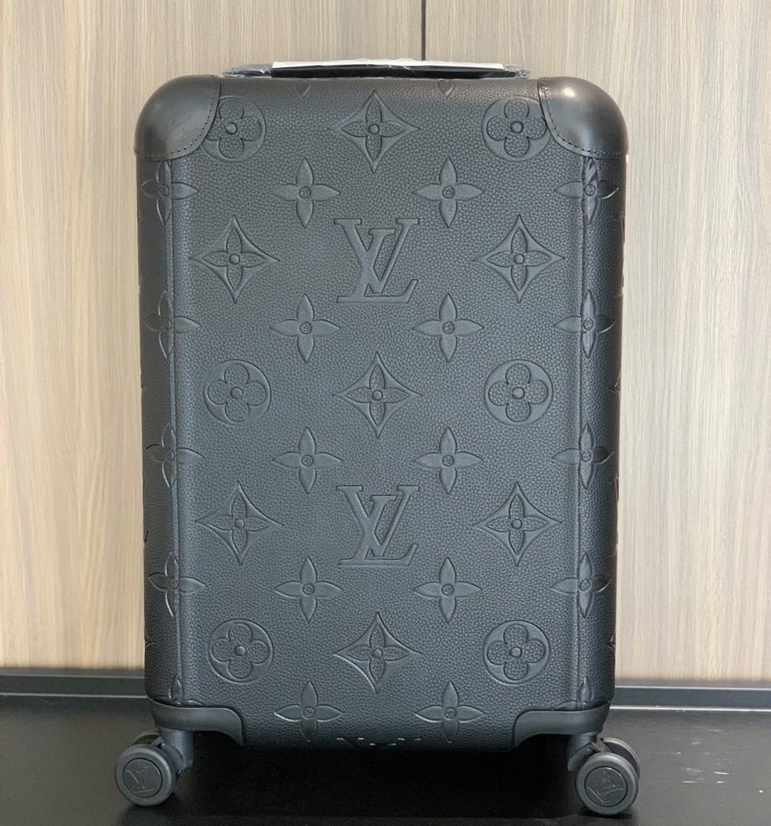 Louis Vuitton Suitcase – BGSC1072