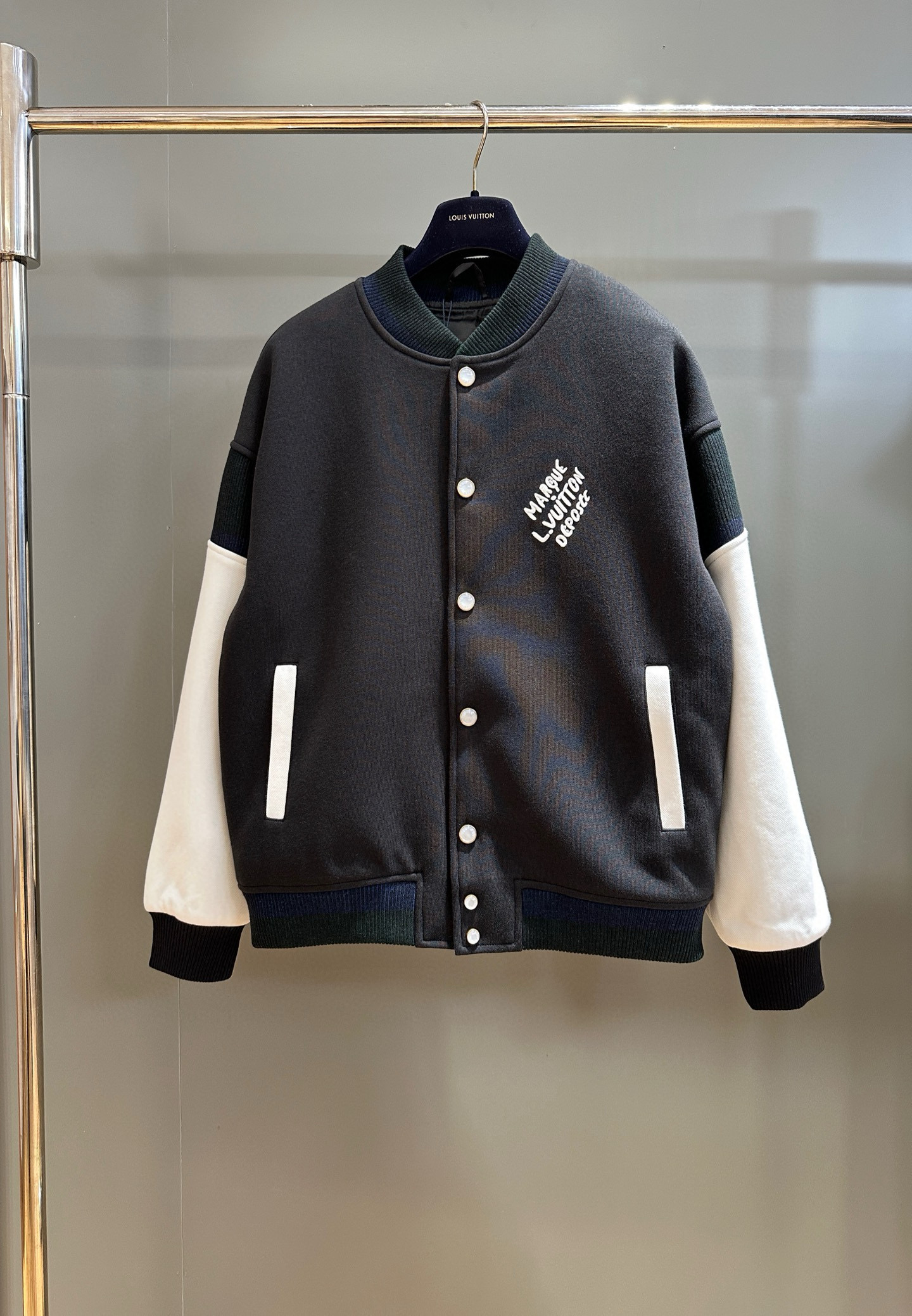 Louis Vuitton Jacket – CJKT1843