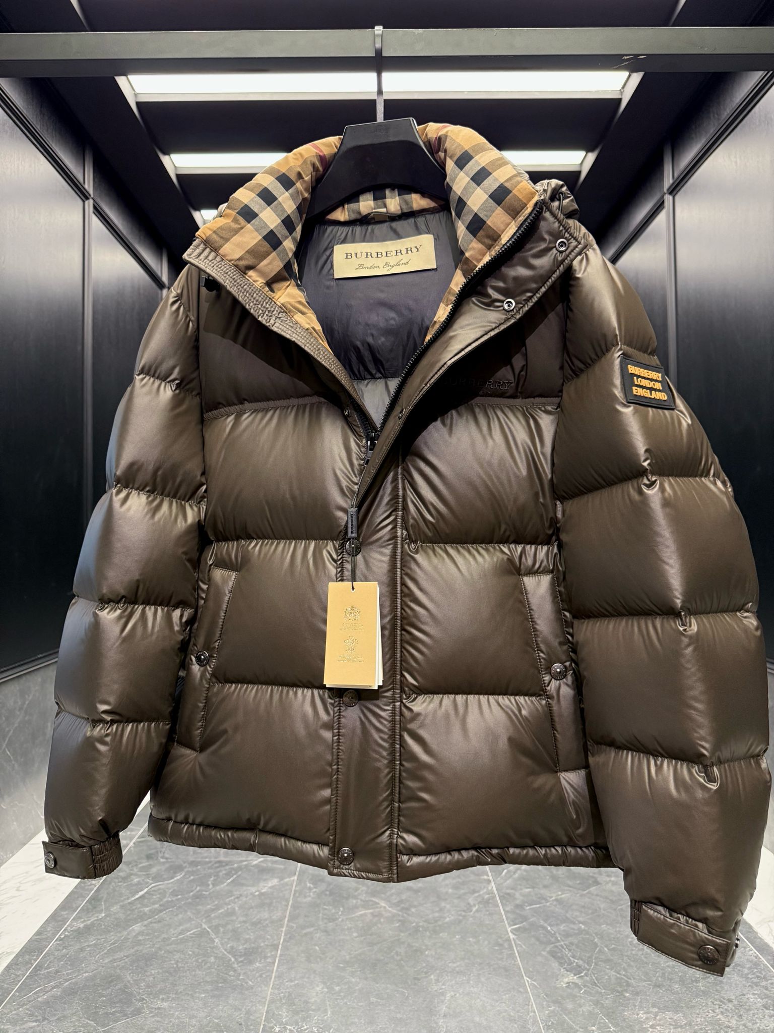 Burberry-Jacket-CJKT3568-5.jpg Burberry Jacket – CJKT1885 - Image 1