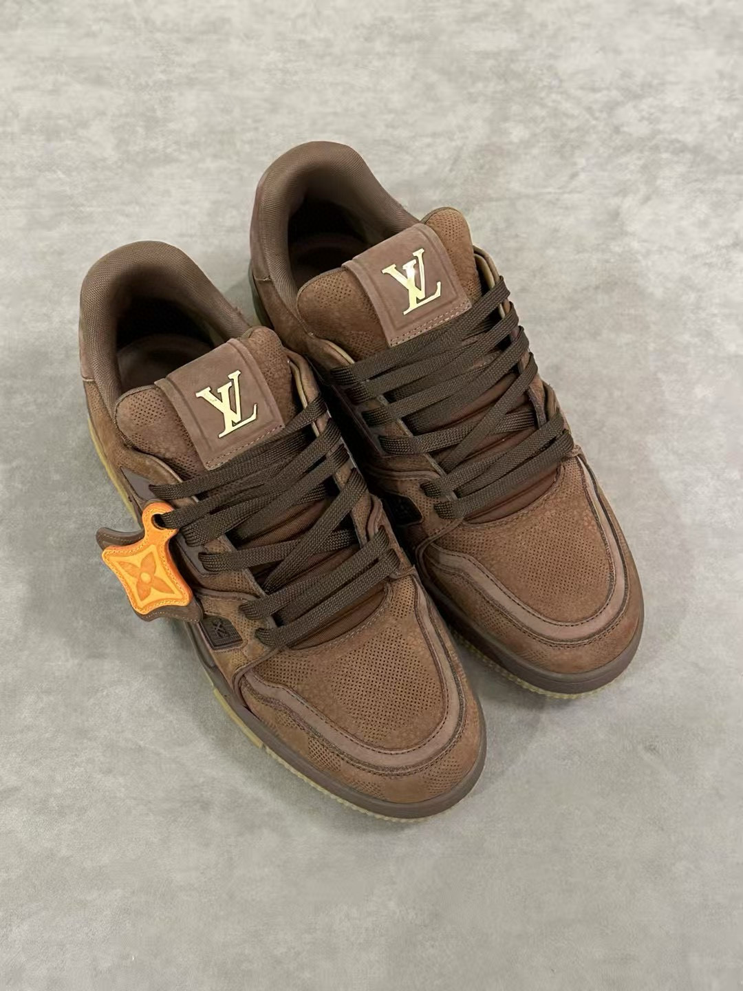 Louis Vuitton Sneaker – LSVT1530
