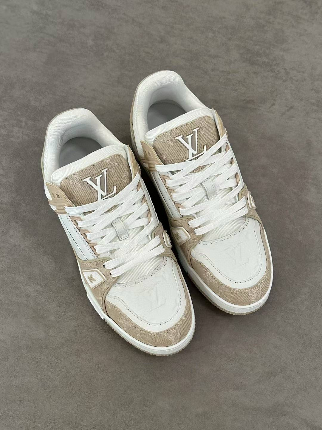 Louis Vuitton Sneaker – LSVT1534