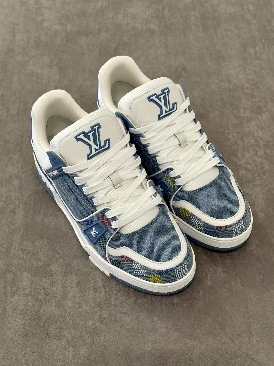 LSVT1535-1.jpg Louis Vuitton Sneaker – LSVT1535 - Image 1