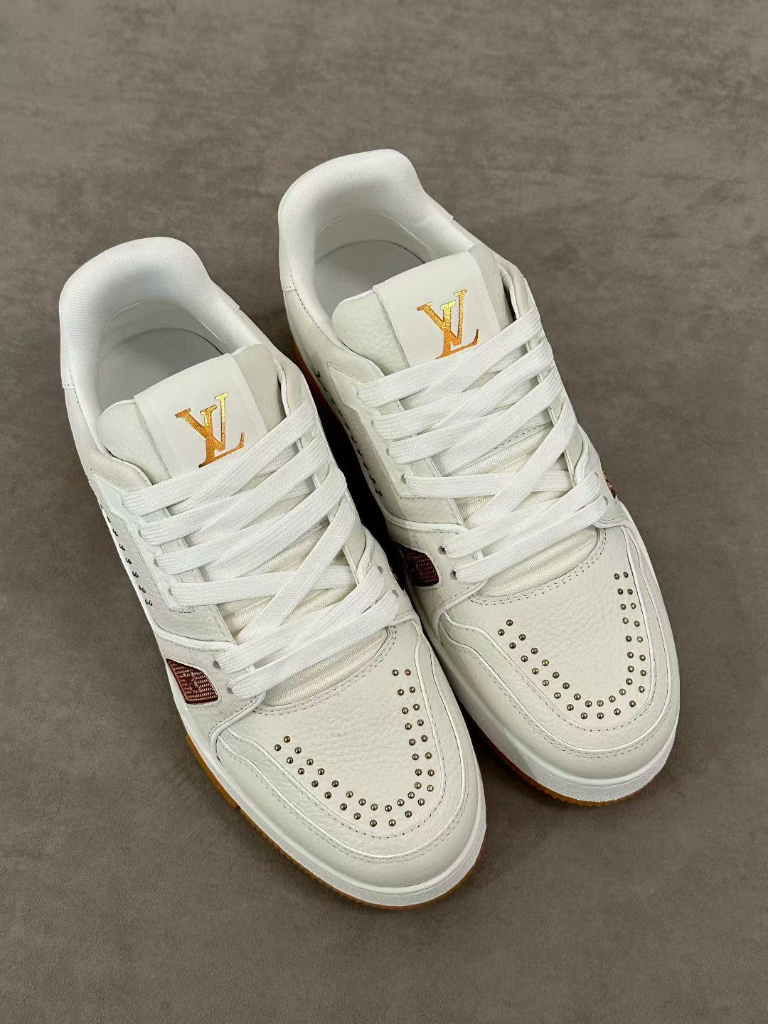 Louis Vuitton Sneaker – LSVT1537