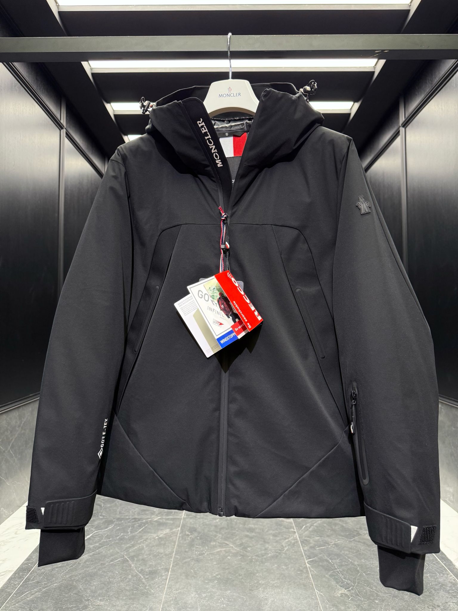 Moncler Jacket – CJKT1880
