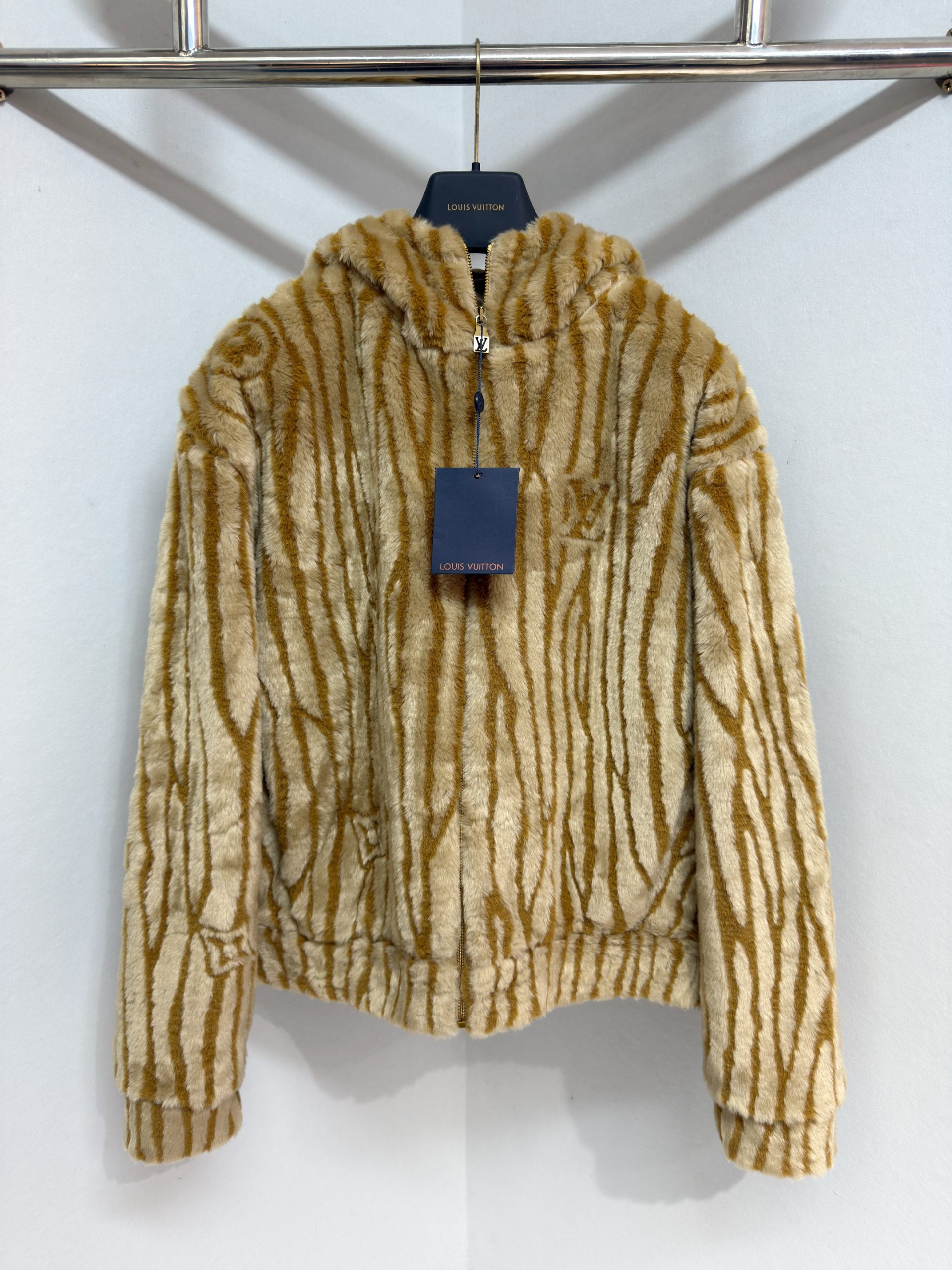 Louis Vuitton Jacket – CJKT2039