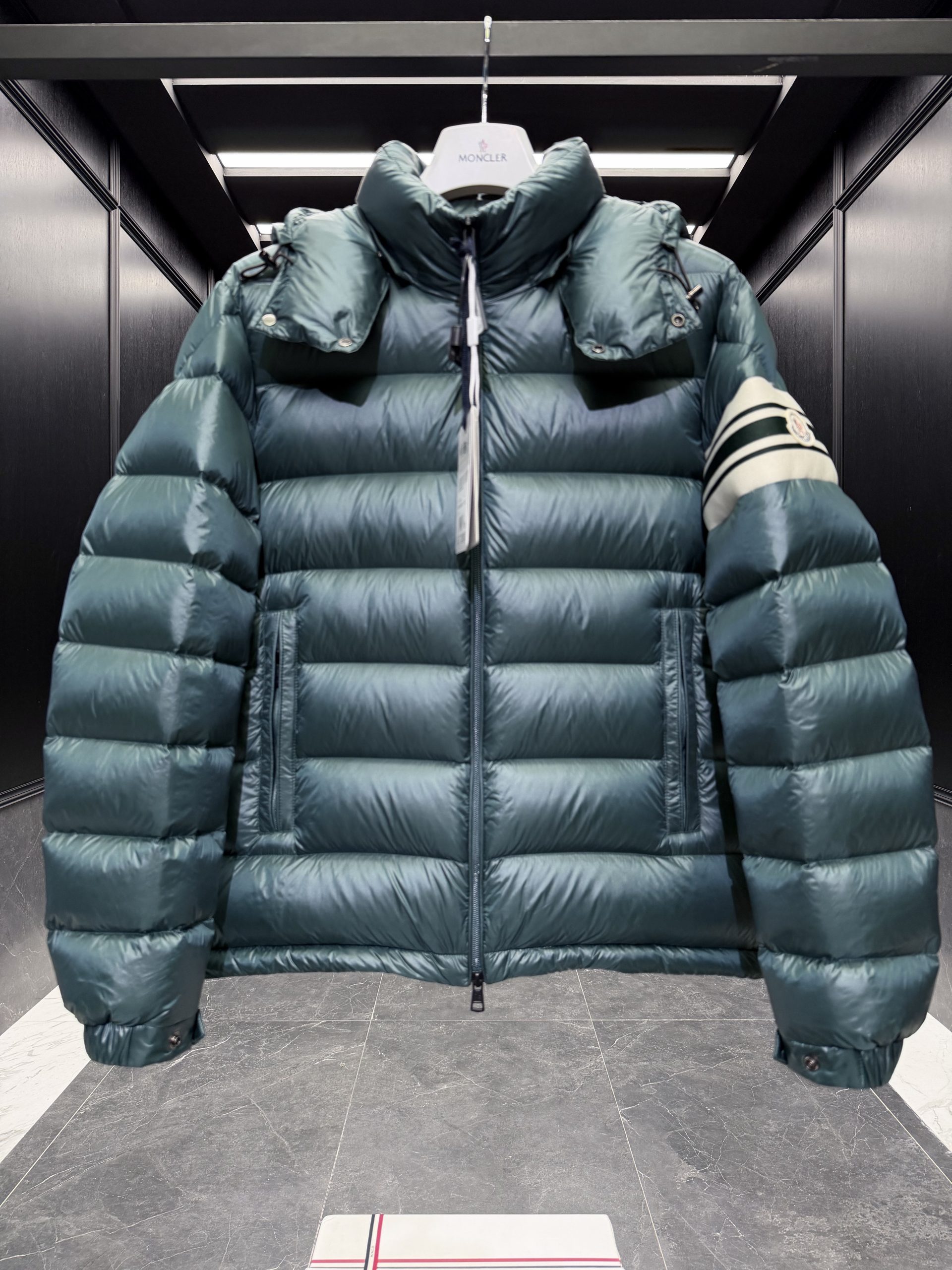 Moncler Jacket – CJKT2057