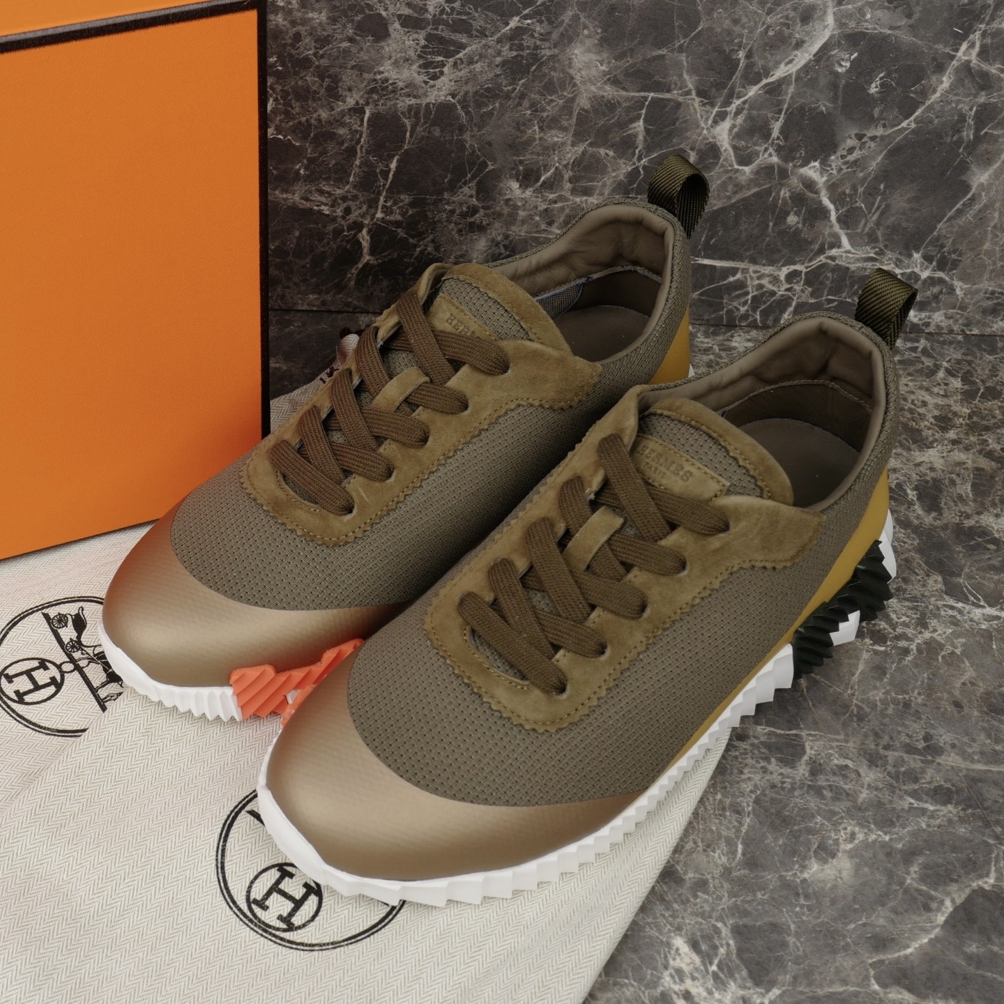 Hermes Sneaker – HRMS1084