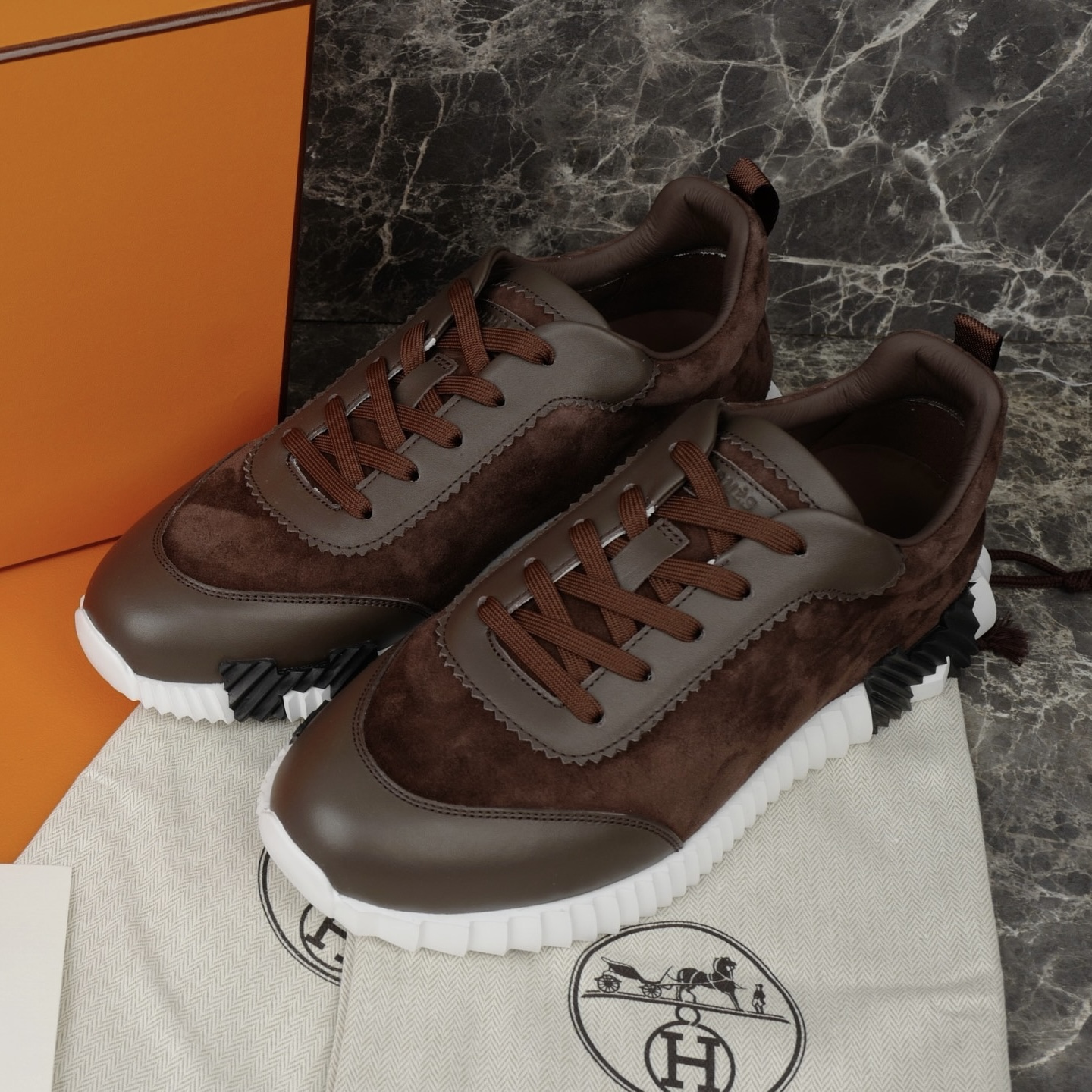 Hermes Sneaker – HRMS1097
