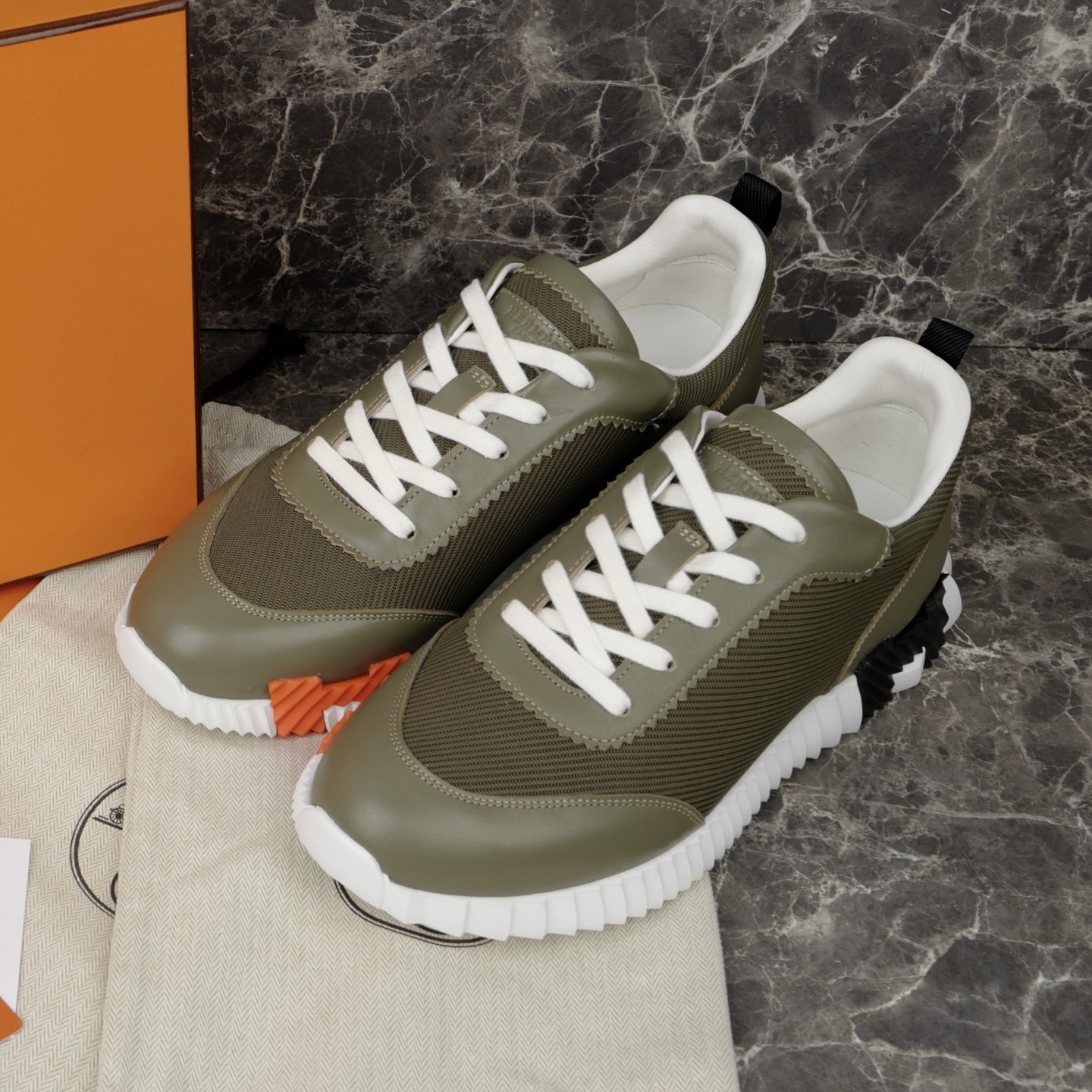 Hermes Sneaker – HRMS1099