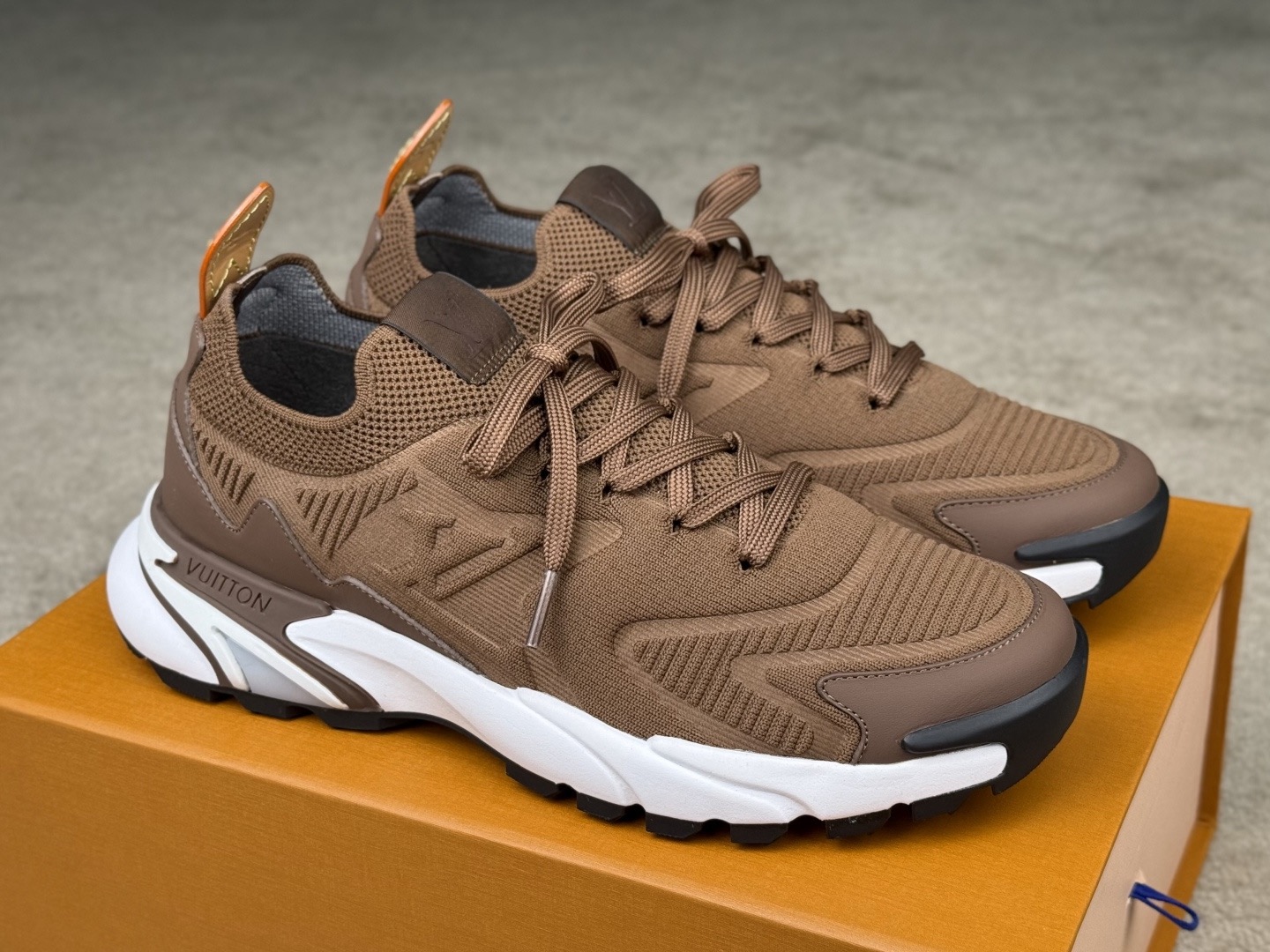 Louis Vuitton Sneaker – LSVT1563