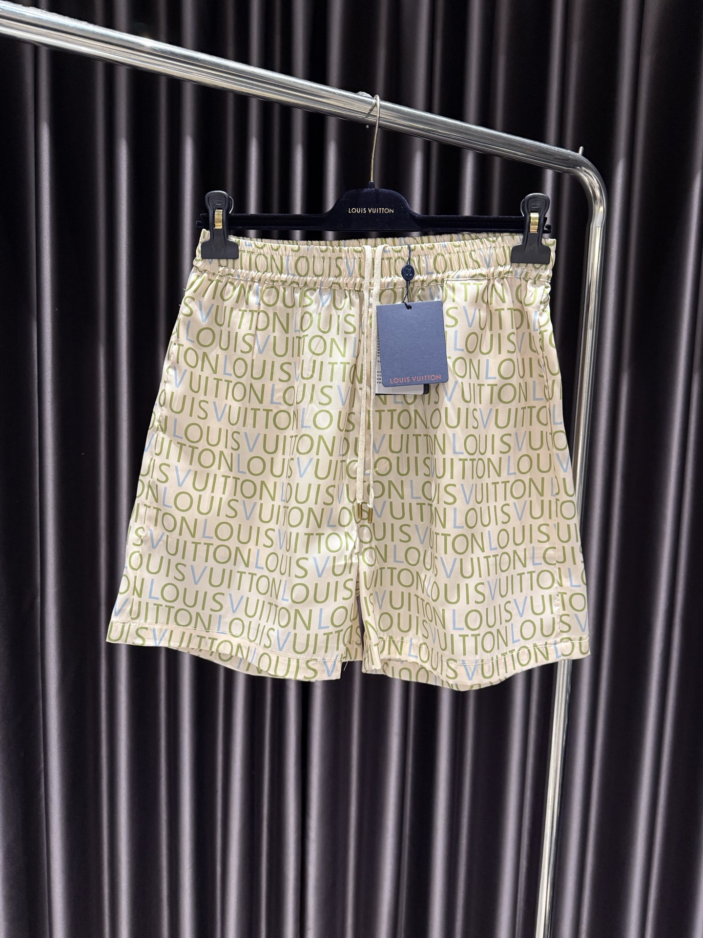 Louis Vuitton Short – TRJT1241