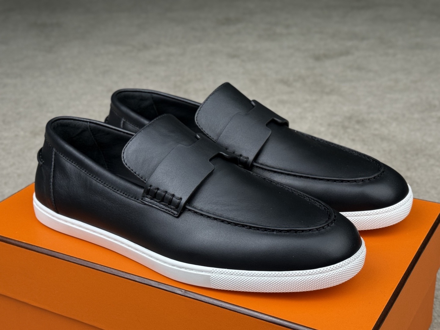 Hermes Loafer – HRMS1105