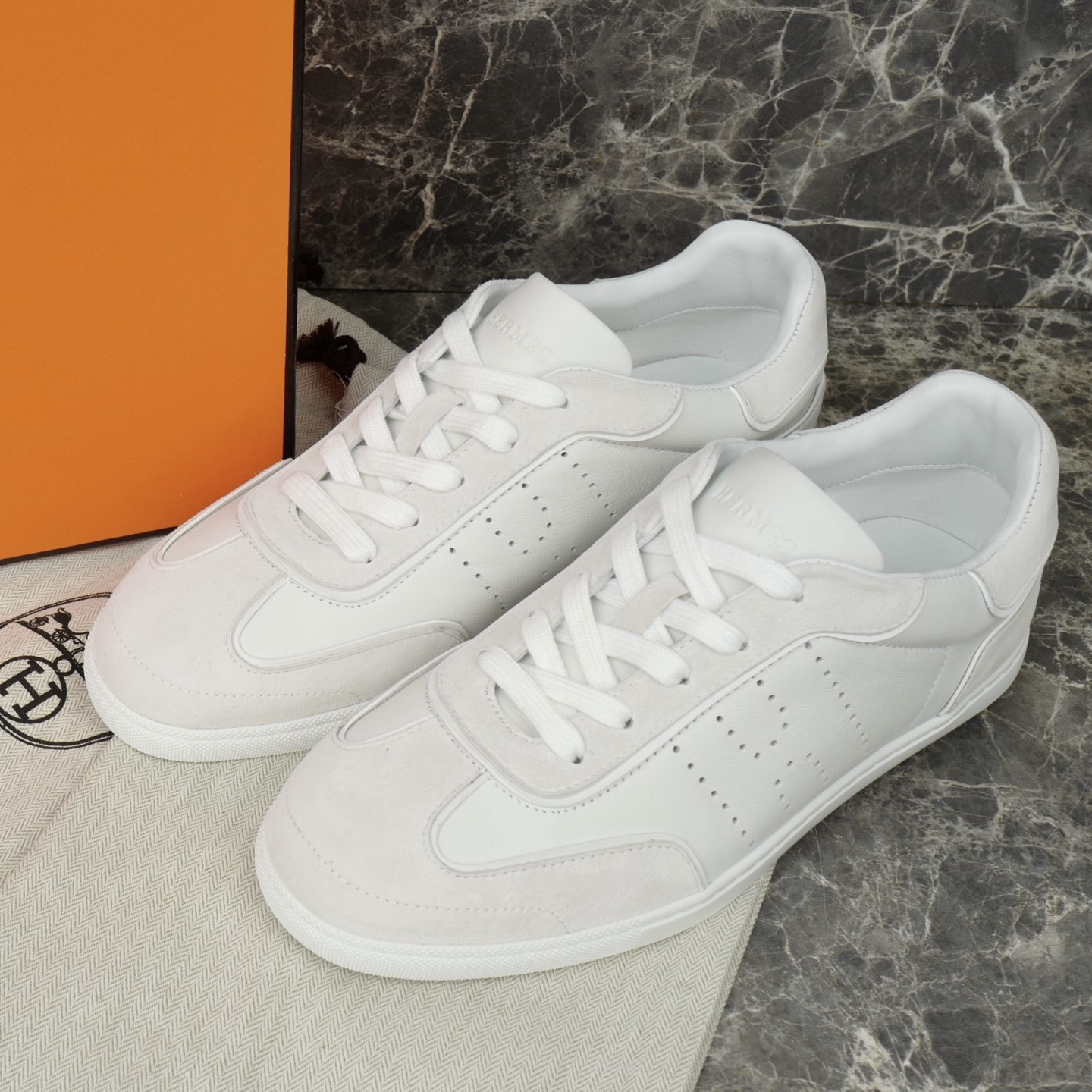 Hermes Sneaker – HRMS1111