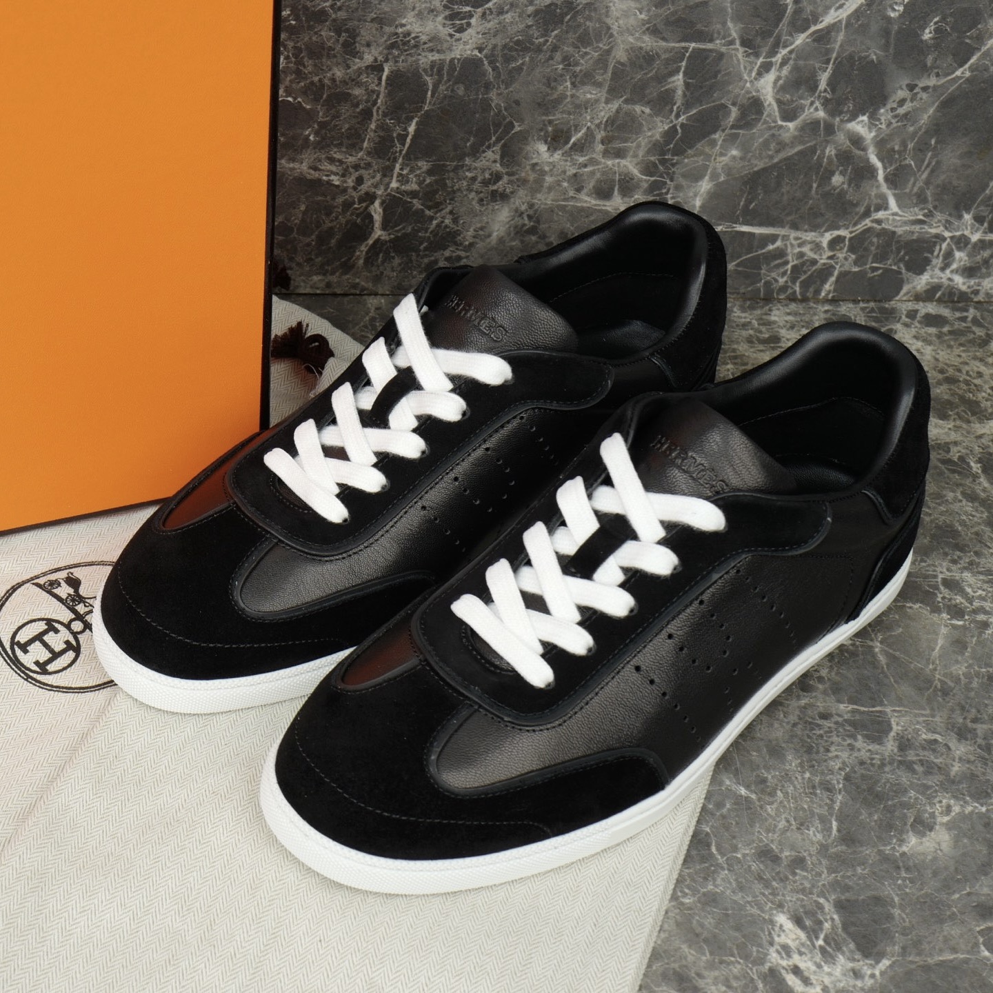 Hermes Sneaker – HRMS1113