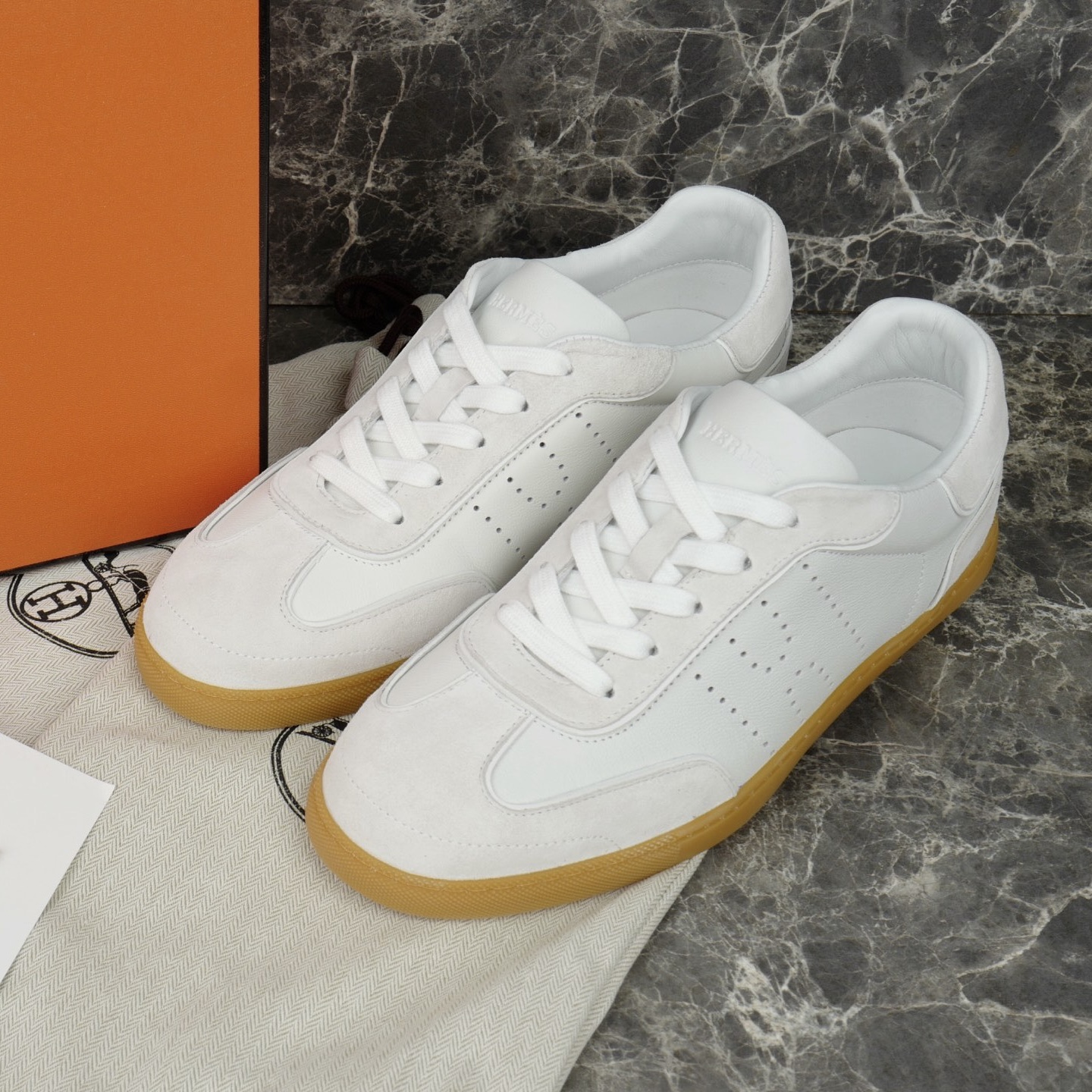 Hermes Sneaker – HRMS1115