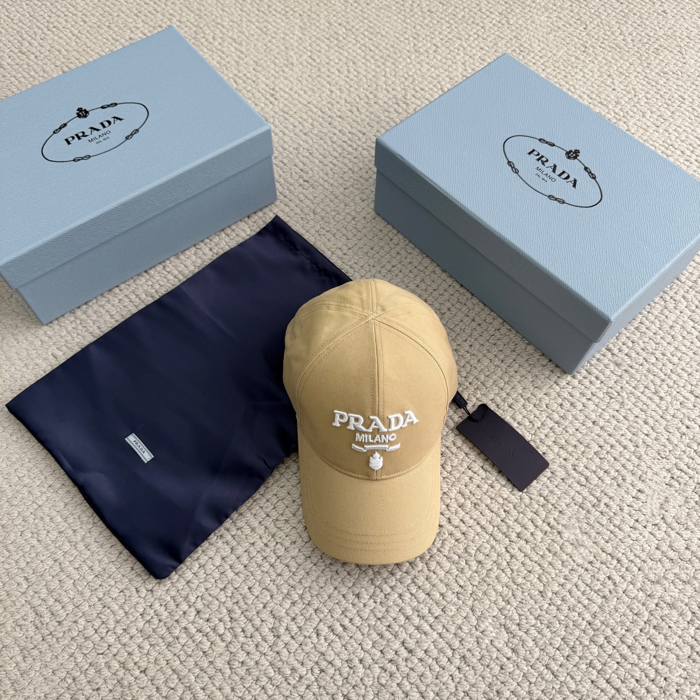 Prada Cap – SCHA1053