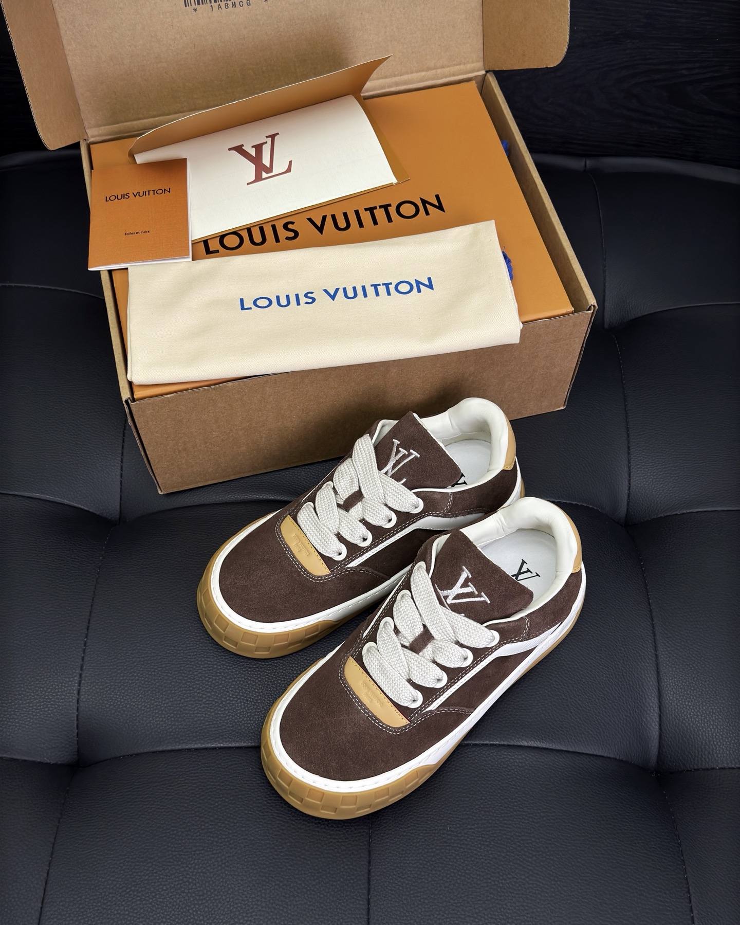 Louis Vuitton Sneaker – LSVT1599
