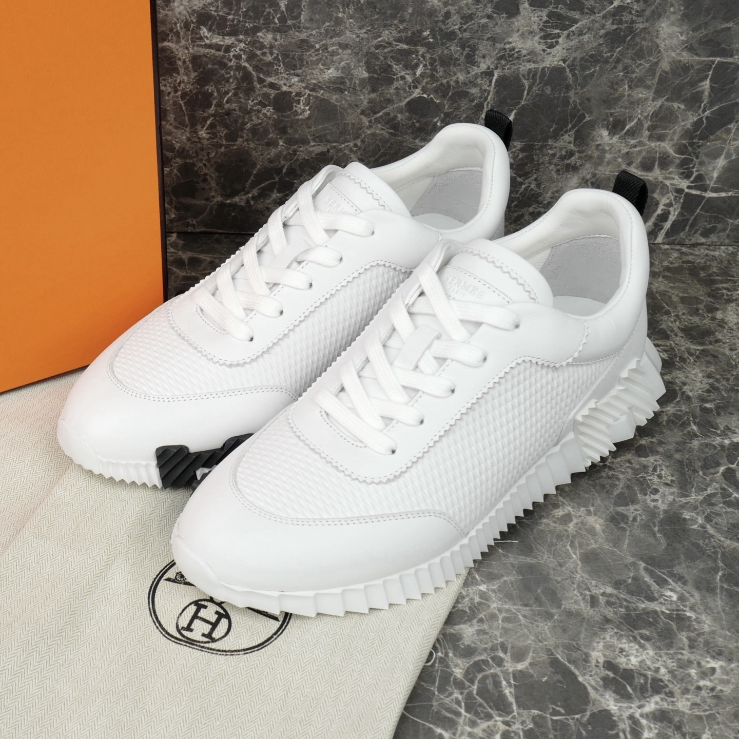 Hermes Sneaker – HRMS1122