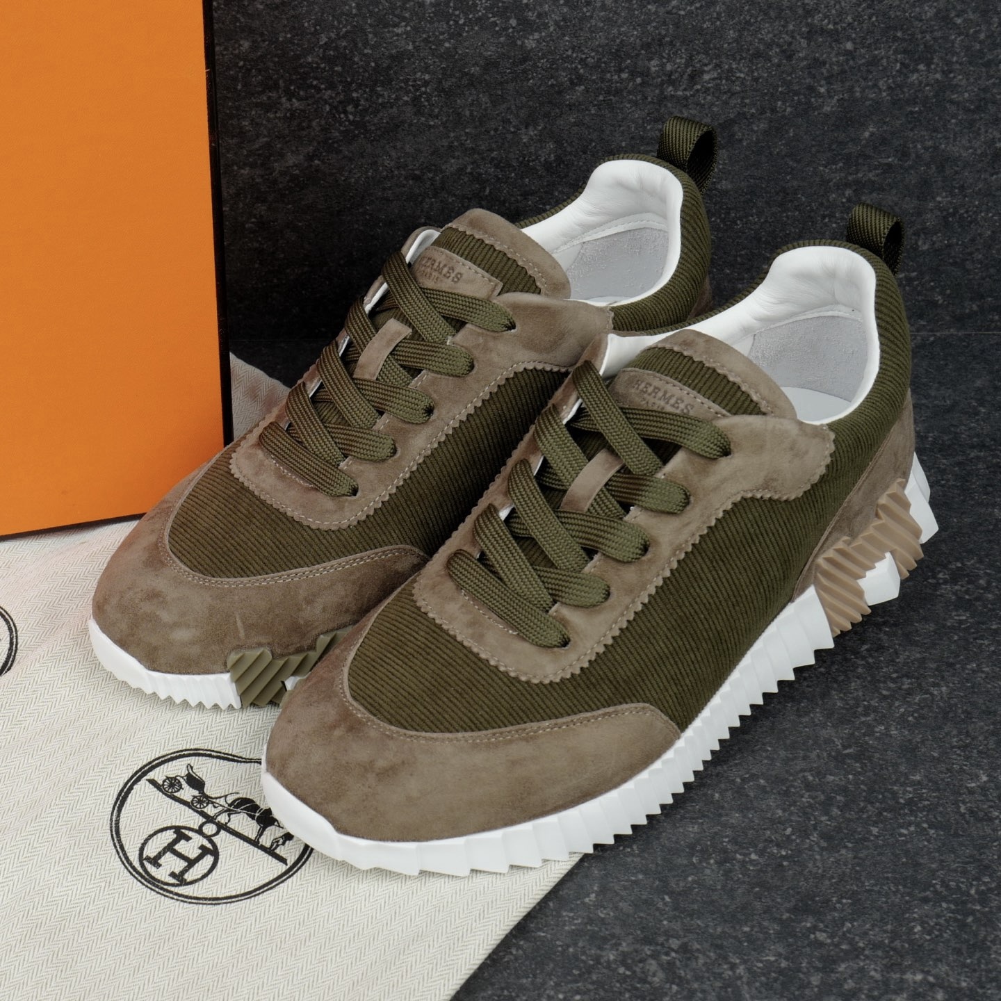 Hermes Sneaker – HRMS1125