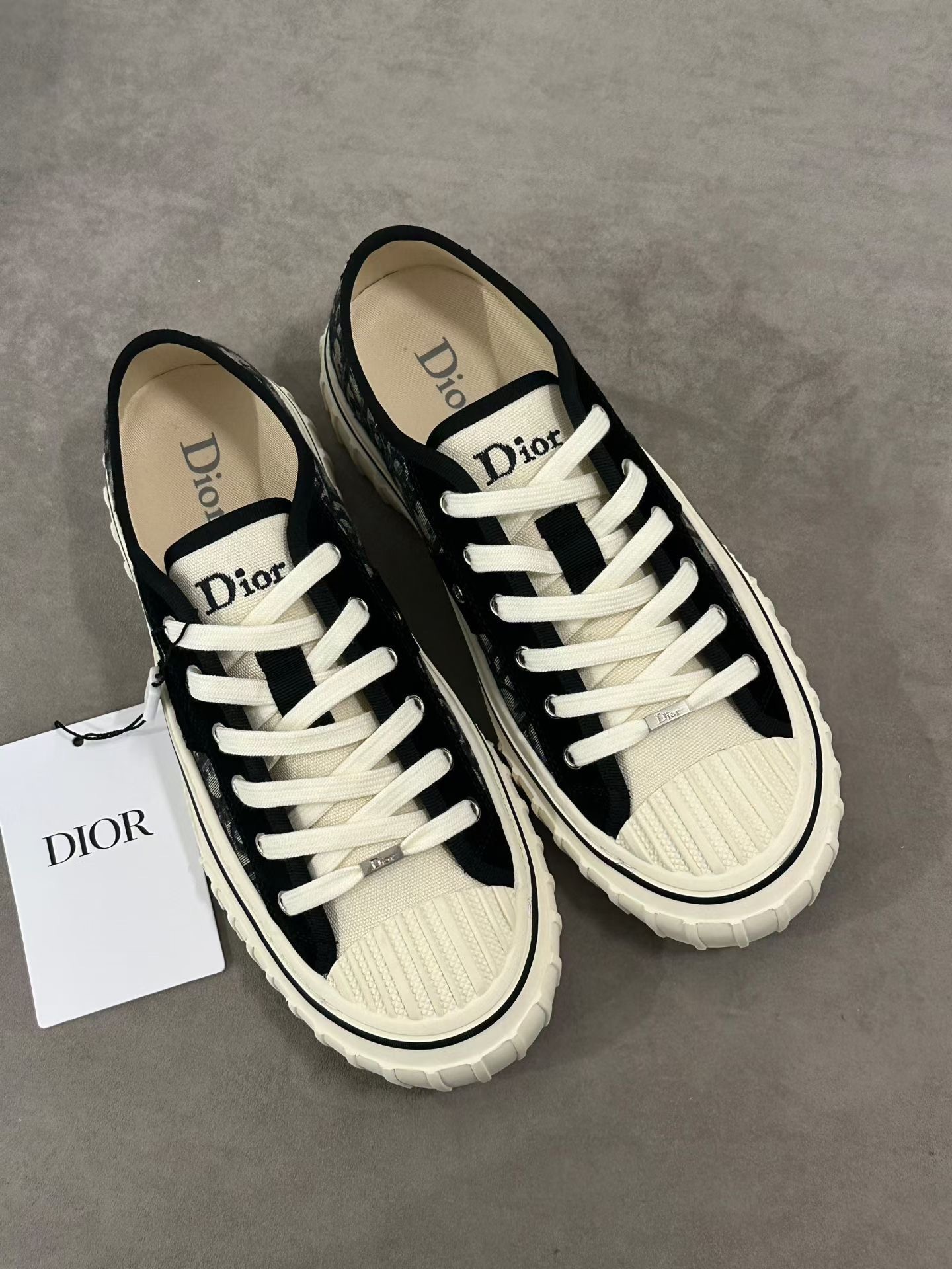 Dior Sneaker – DIOR1398
