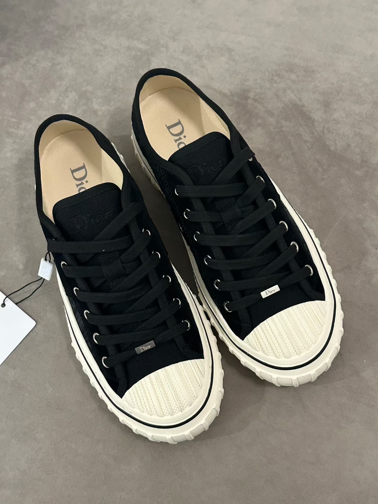 DIOR1399-1.jpg Dior Sneaker – DIOR1399 - Image 1