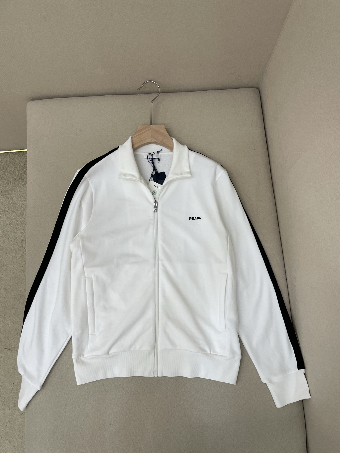 TRJK1264-1.jpg Prada Track Jacket – TRJK1264 – Bild 1